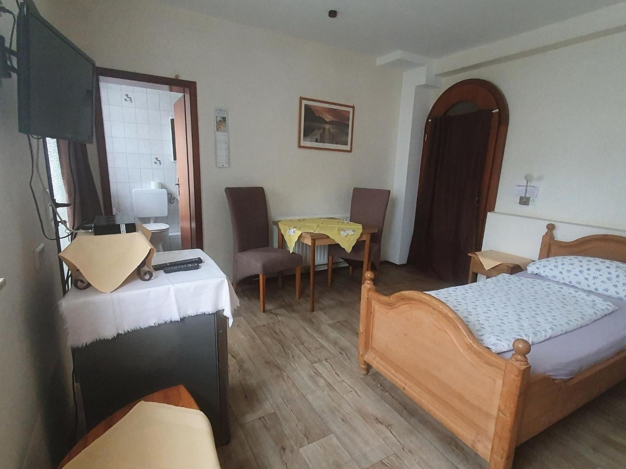 Large Detached Holiday Home In Hesse With Private Garden And Terrace 홈베르크 외부 사진
