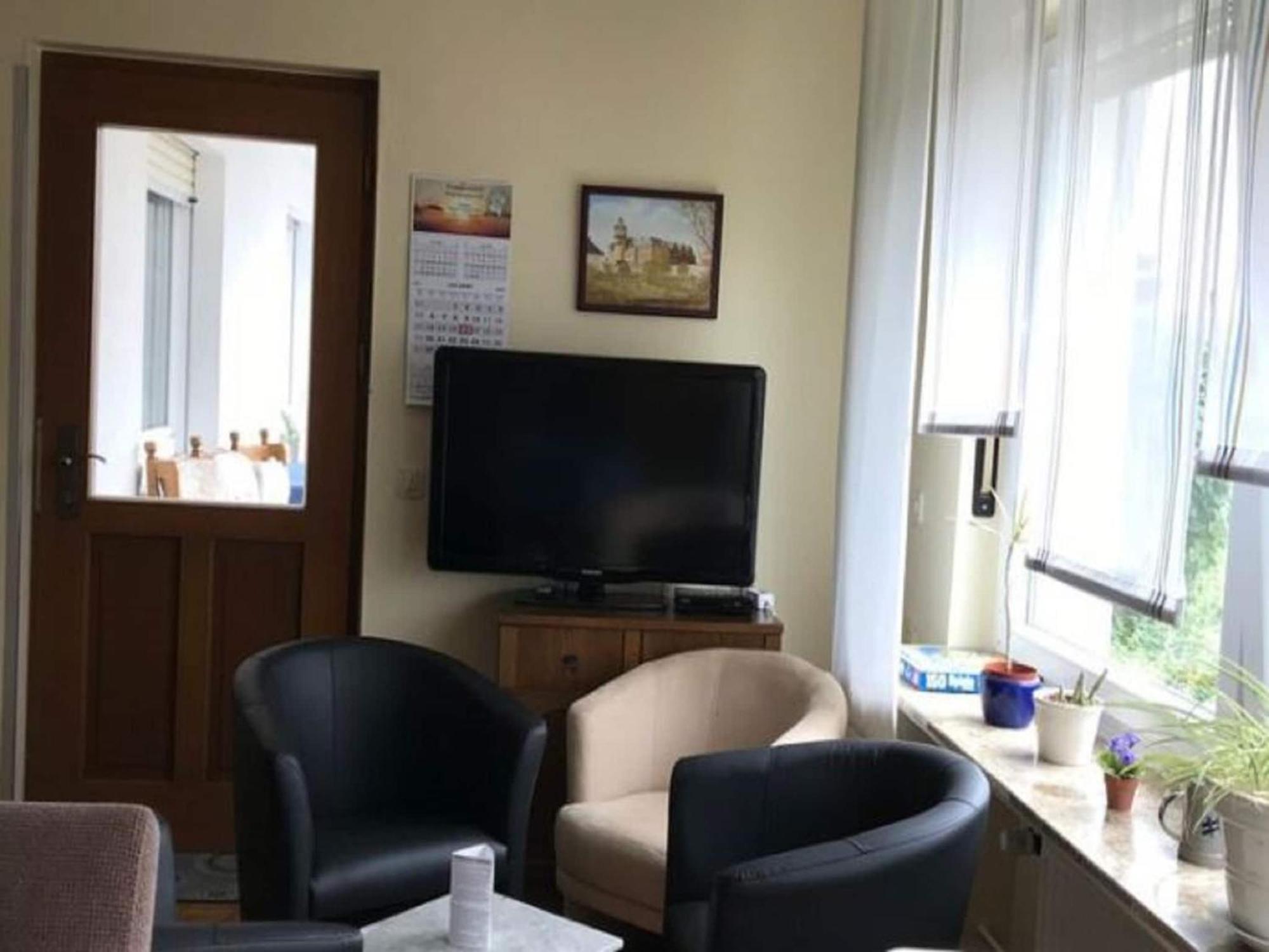 Large Detached Holiday Home In Hesse With Private Garden And Terrace 홈베르크 외부 사진