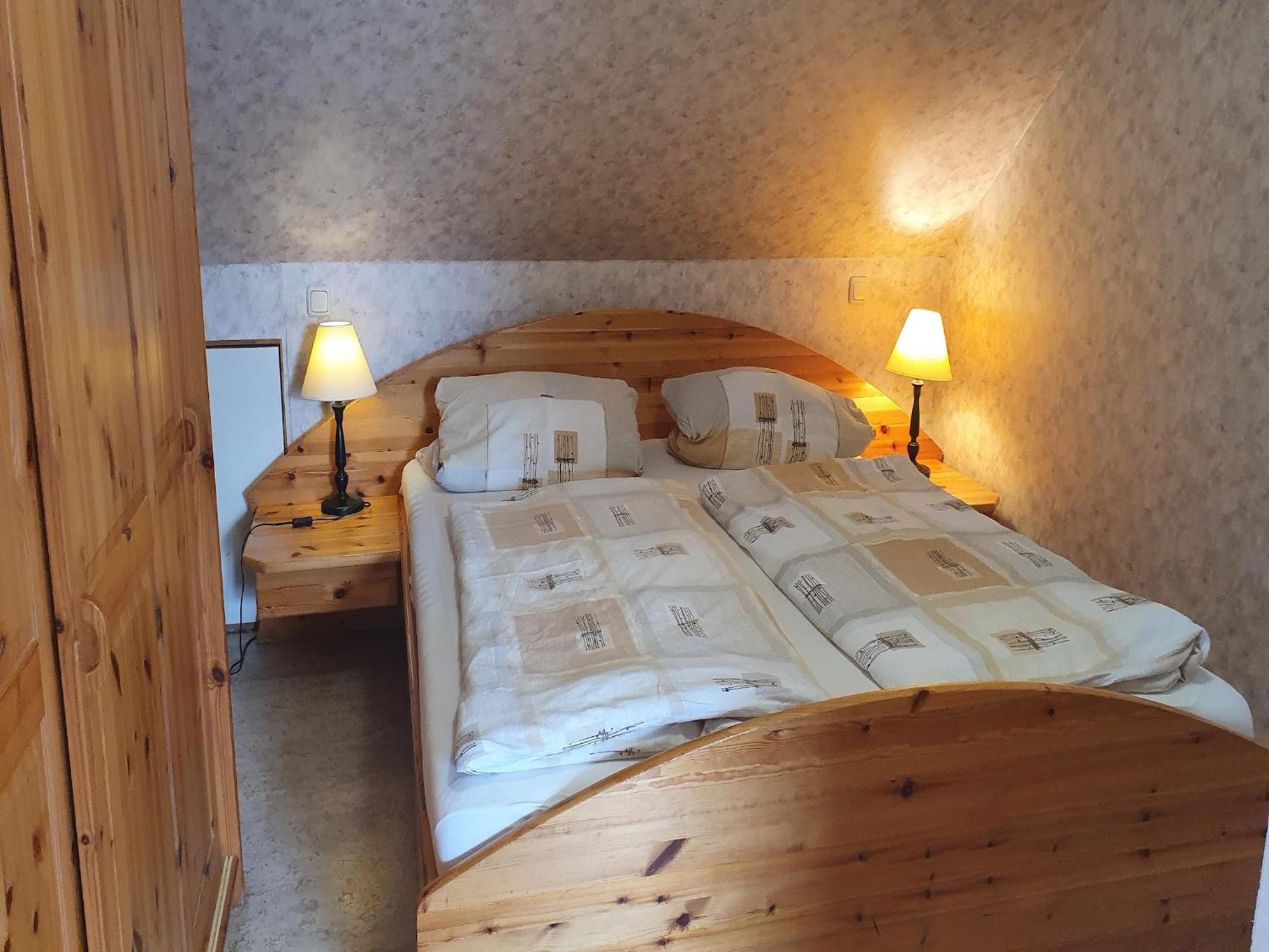 Large Detached Holiday Home In Hesse With Private Garden And Terrace 홈베르크 외부 사진